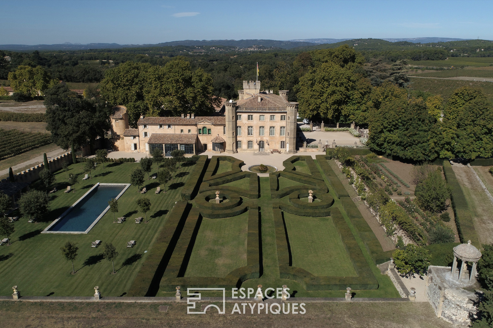 Estate with Tuscan villas