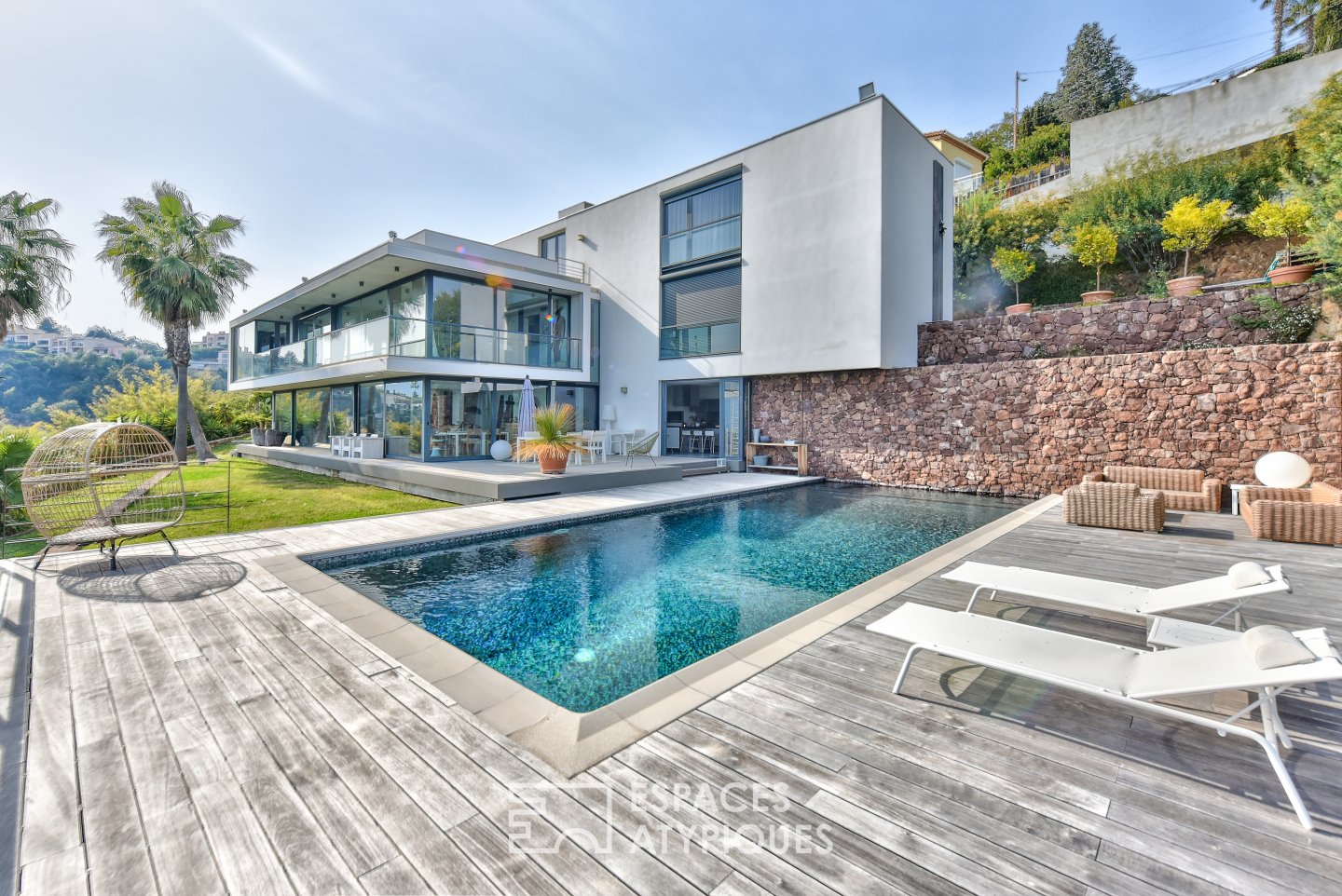 Villa californienne contemporaine avec vue mer