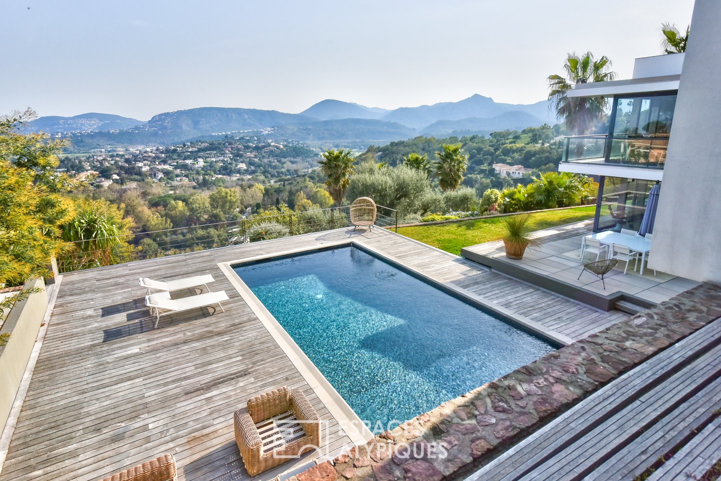 Contemporary Californian villa with sea view