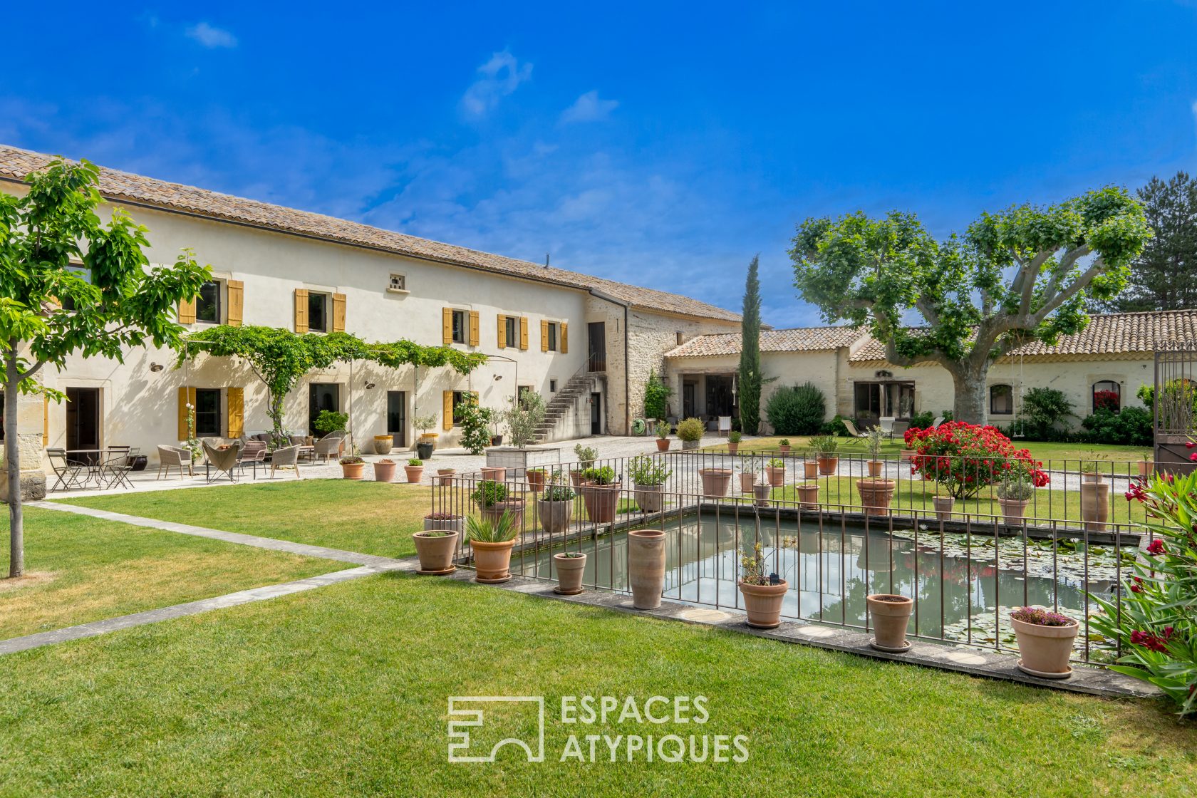 Mas de m house in the vineyards