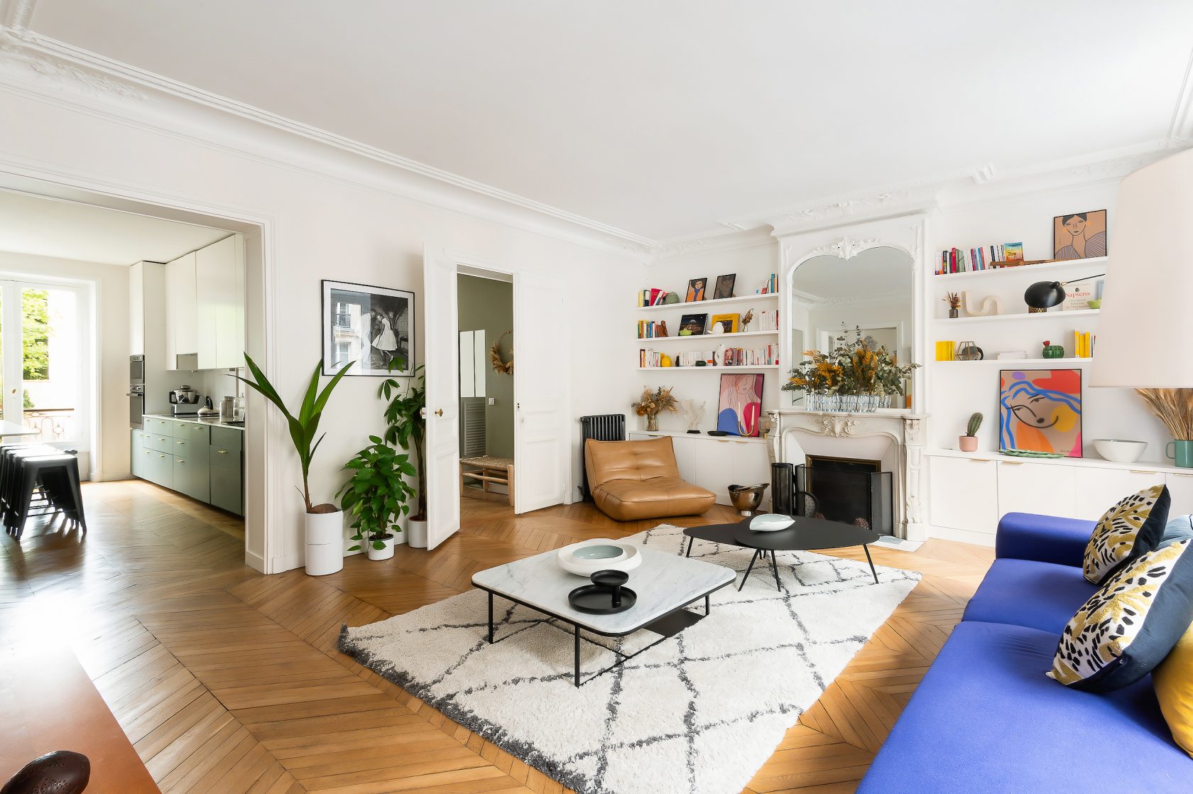 Haussmanian apartment with its contemporary decoration