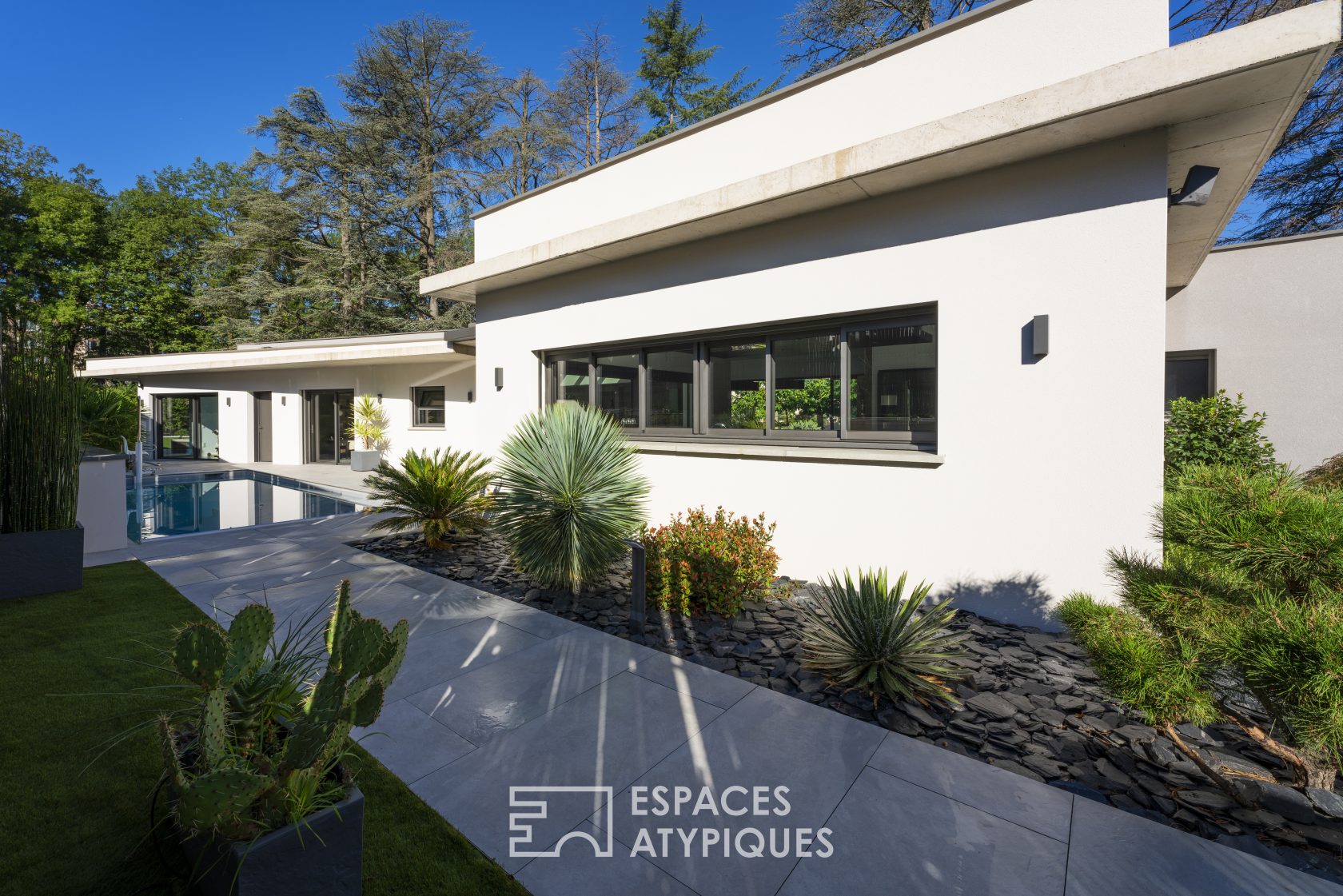 American house with pool