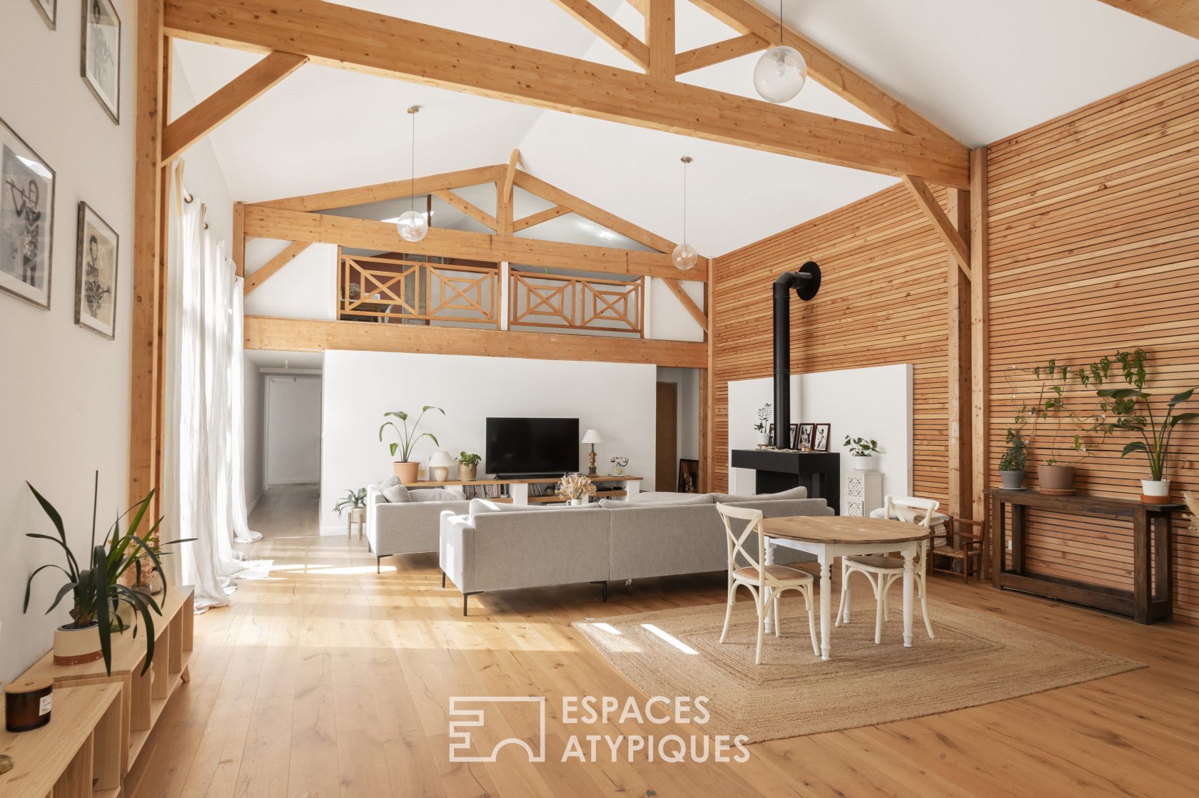 Maison déco avec terrasse en bois