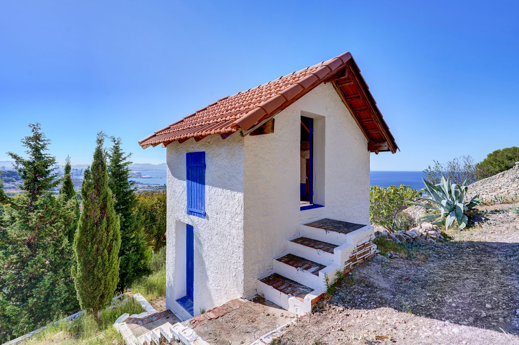Andalusian villa with Mediterranean decoration
