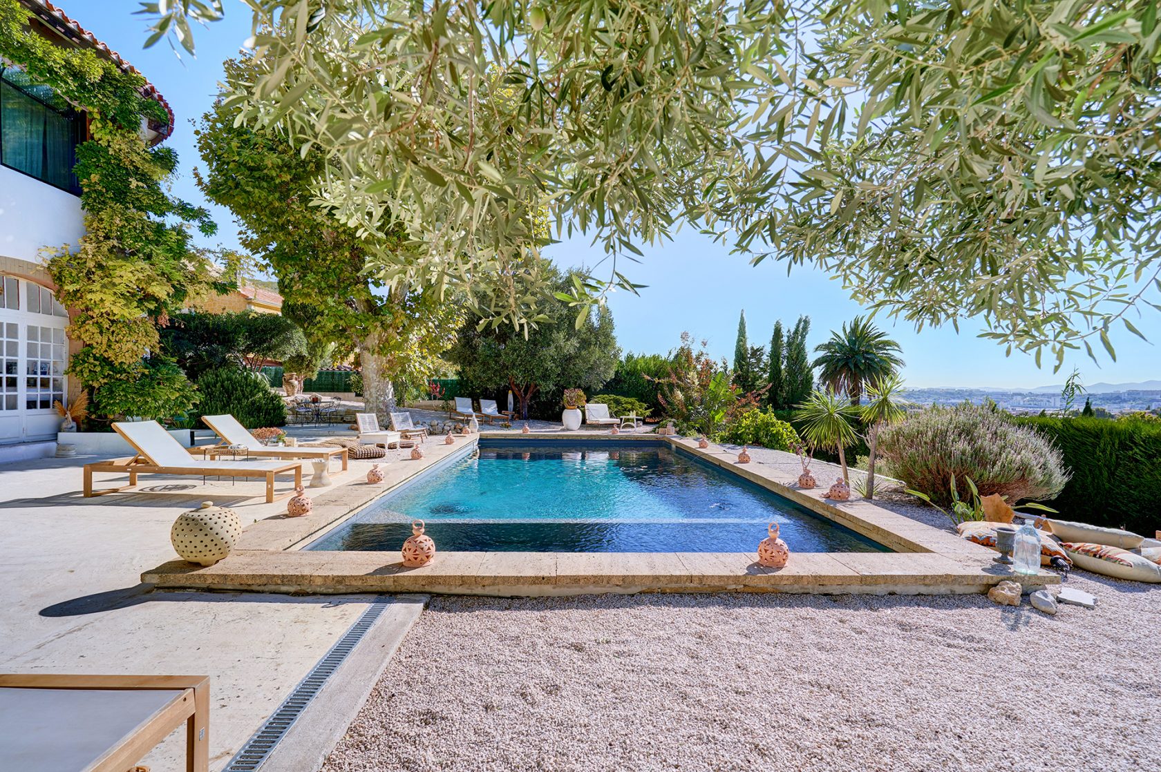 Andalusian villa with Mediterranean decoration