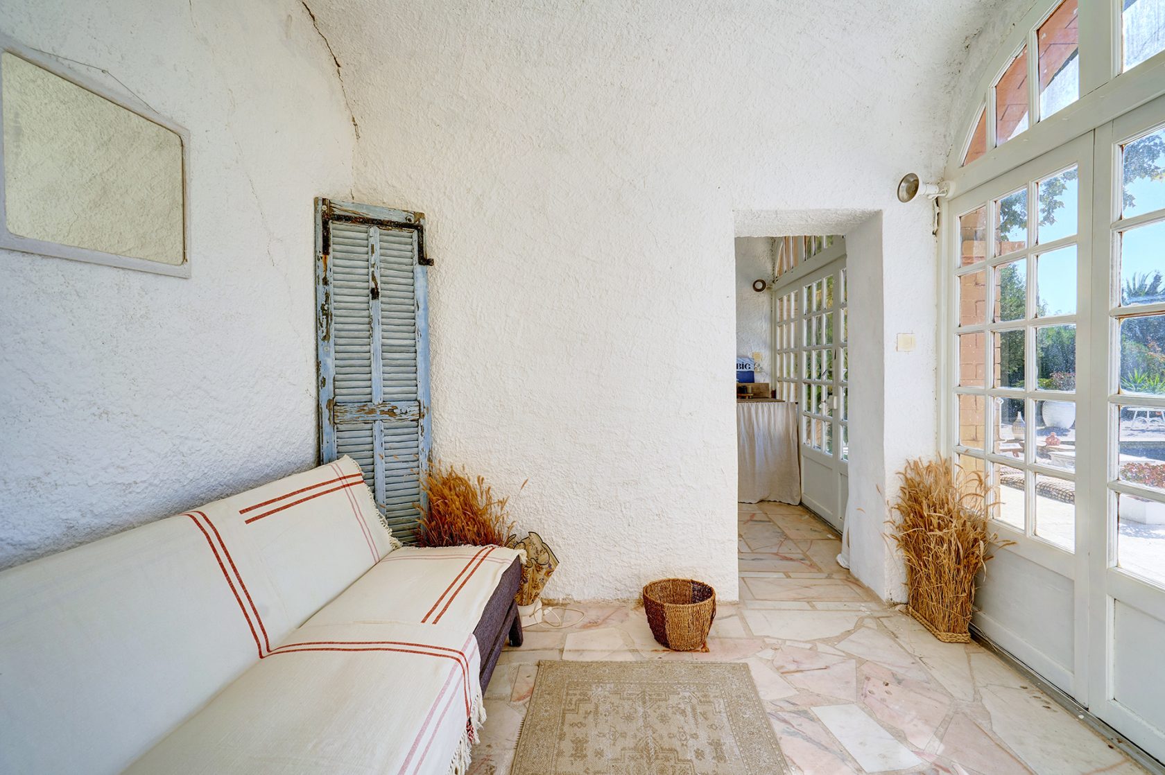 Andalusian villa with Mediterranean decoration
