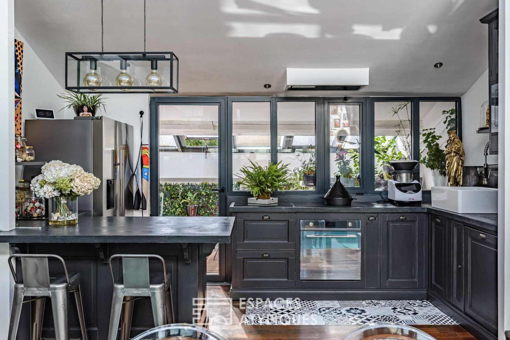 Atypical loft in Marseille