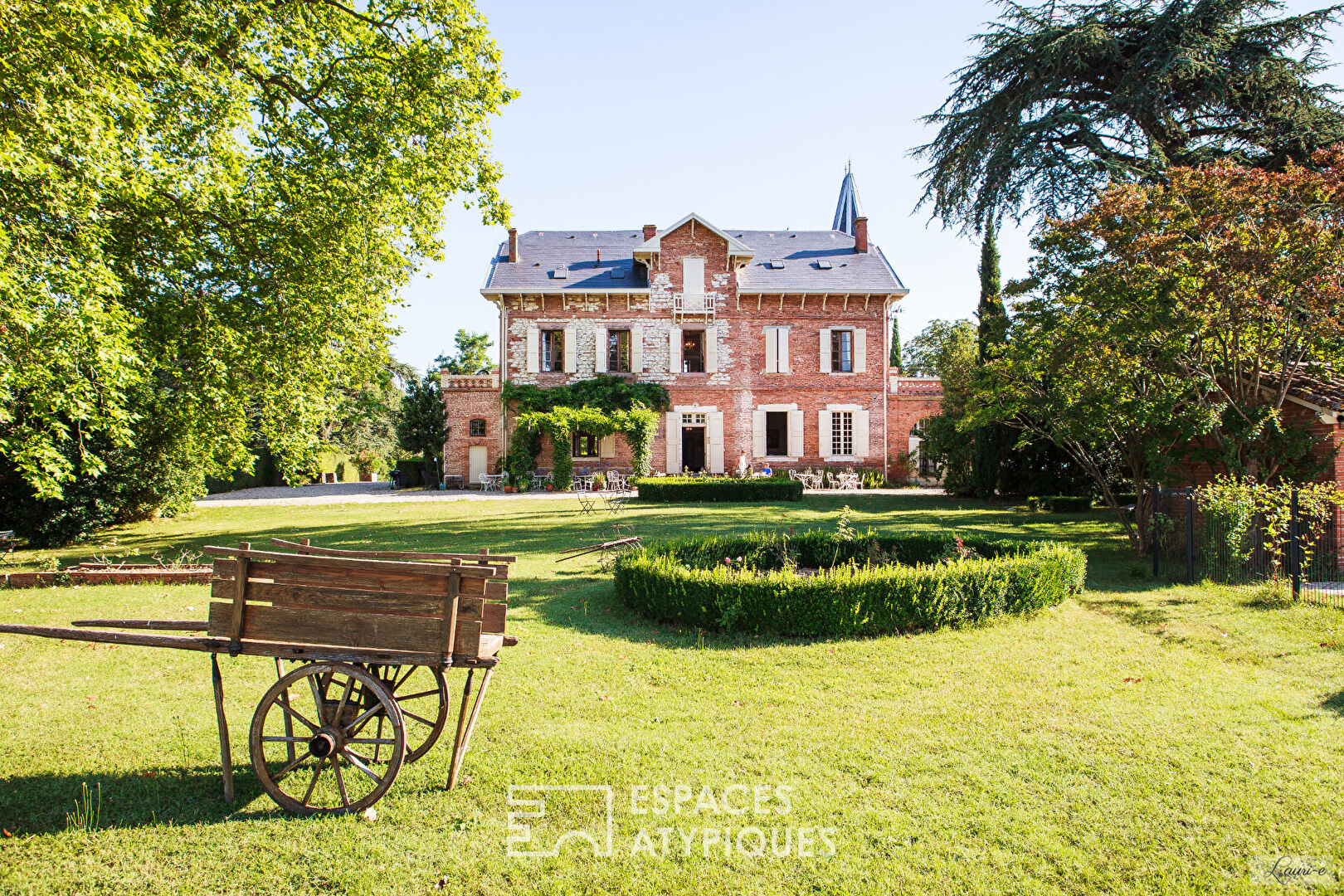 Manor castle and its renovated dovecote