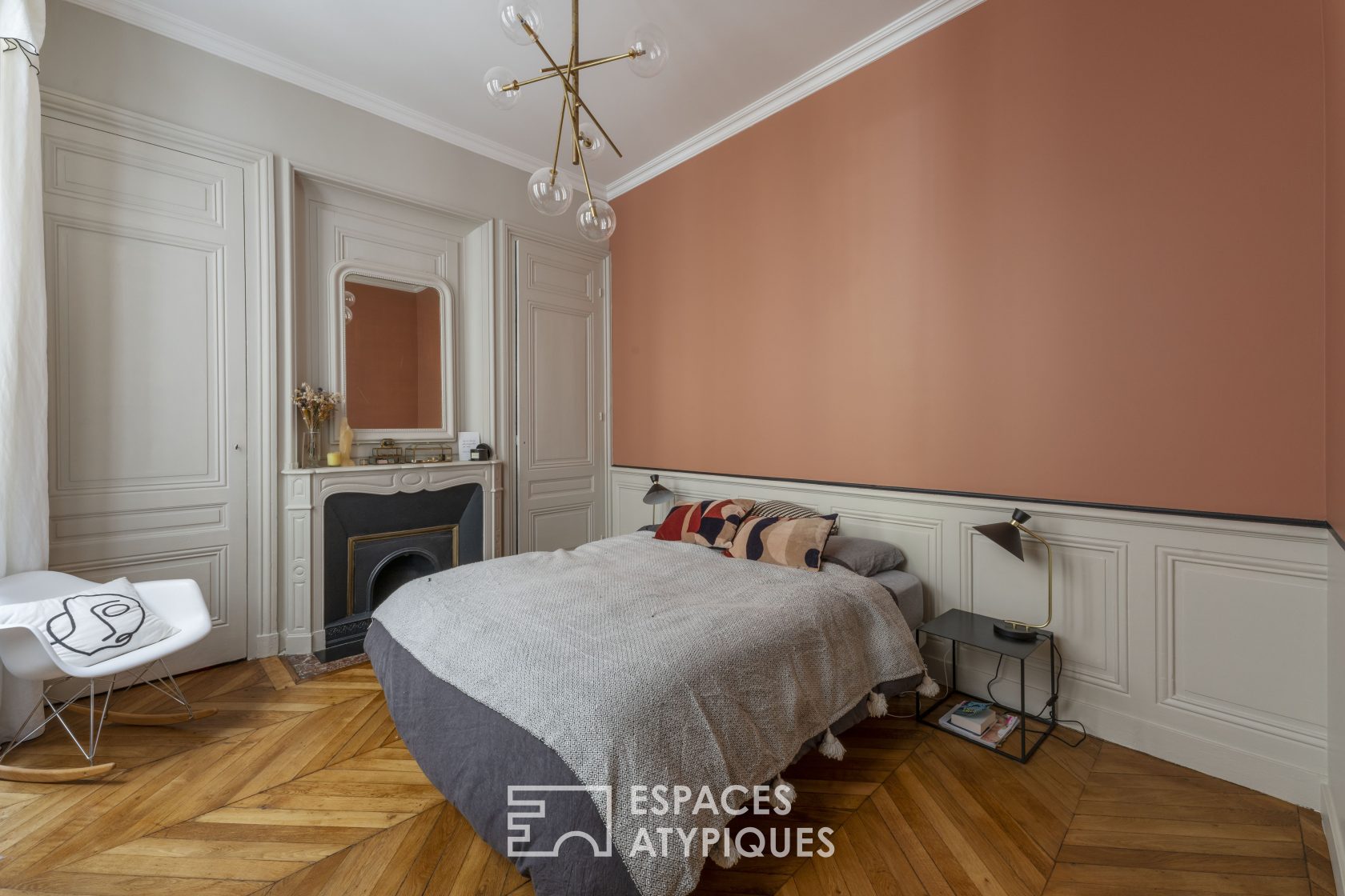 Haussmannian apartment with contemporary decoration