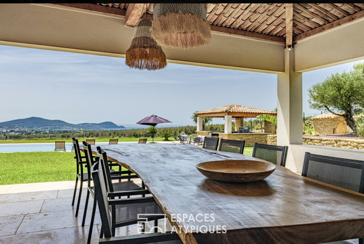 Villa contemporaine au milieu des vignes