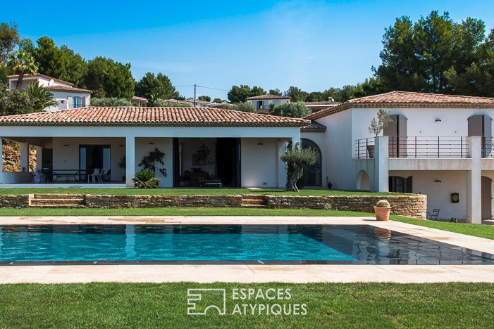Villa contemporaine au milieu des vignes