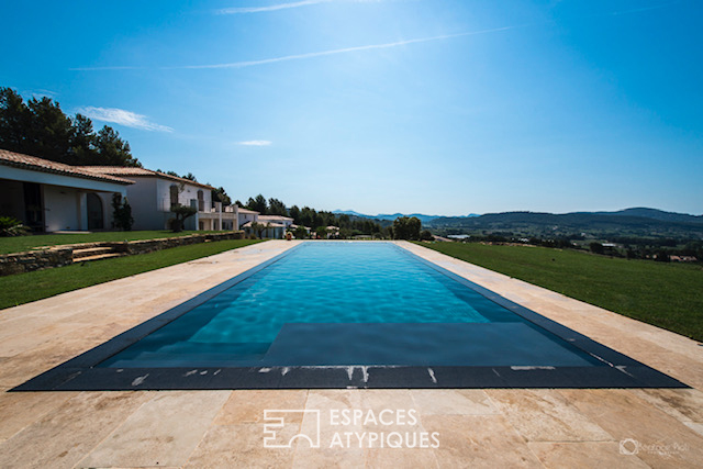 Villa contemporaine au milieu des vignes