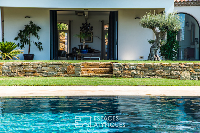 Villa contemporaine au milieu des vignes
