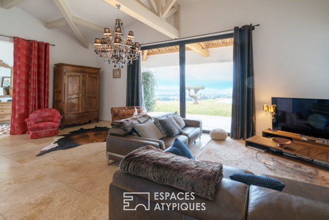 Villa contemporaine au milieu des vignes