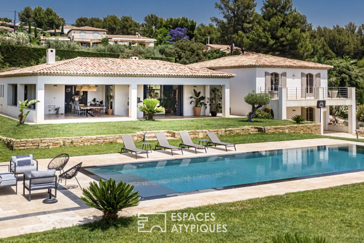 Villa contemporaine au milieu des vignes