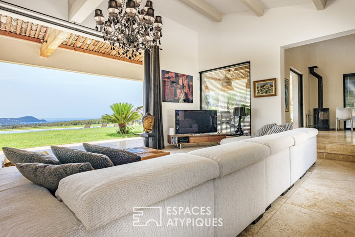 Villa contemporaine au milieu des vignes