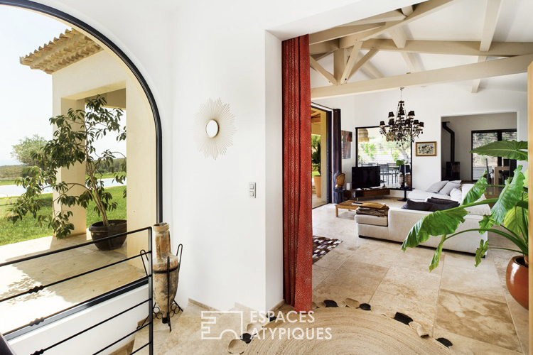Villa contemporaine au milieu des vignes