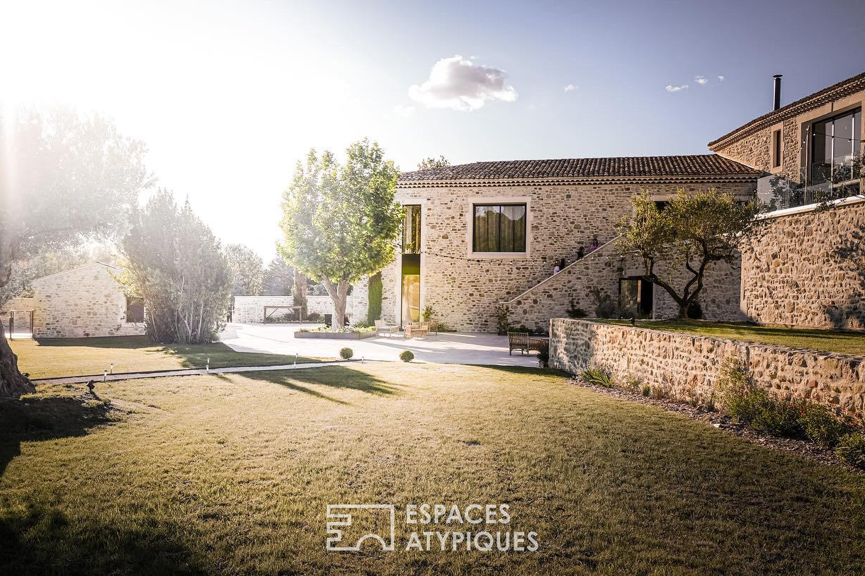 Domaine avec mas en pierre contemporain