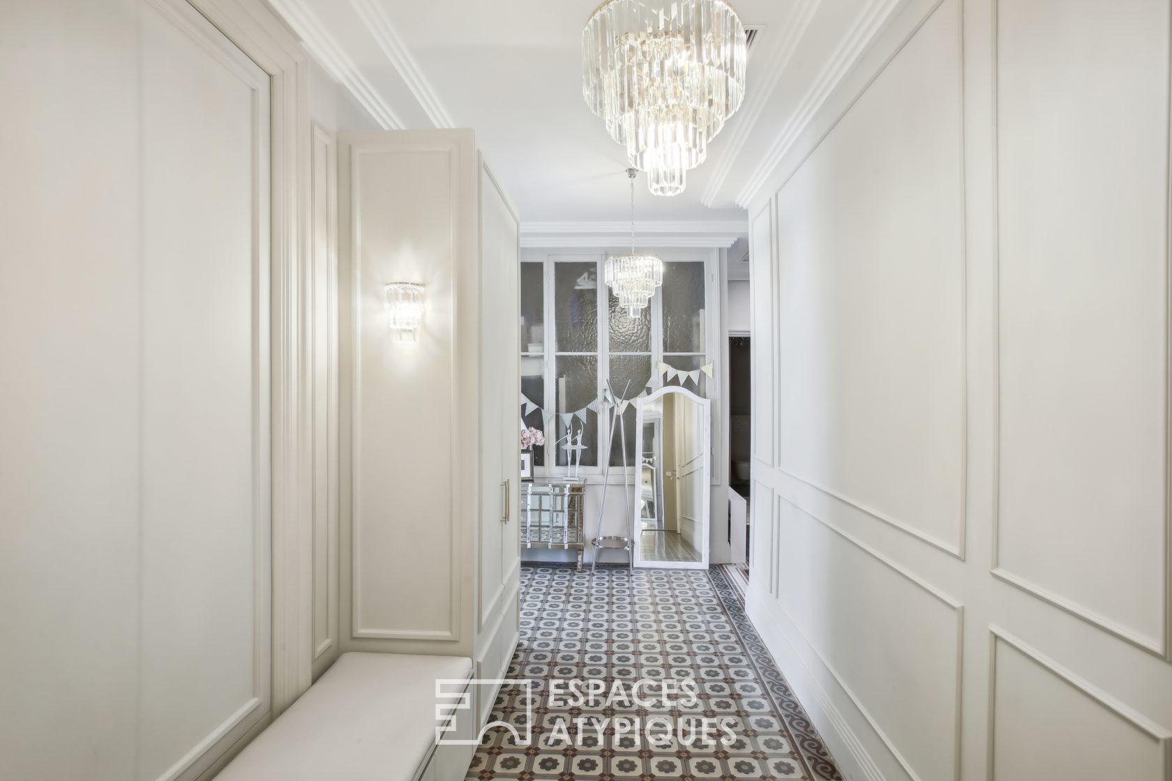 Appartement haussmannien et contemporain niçois