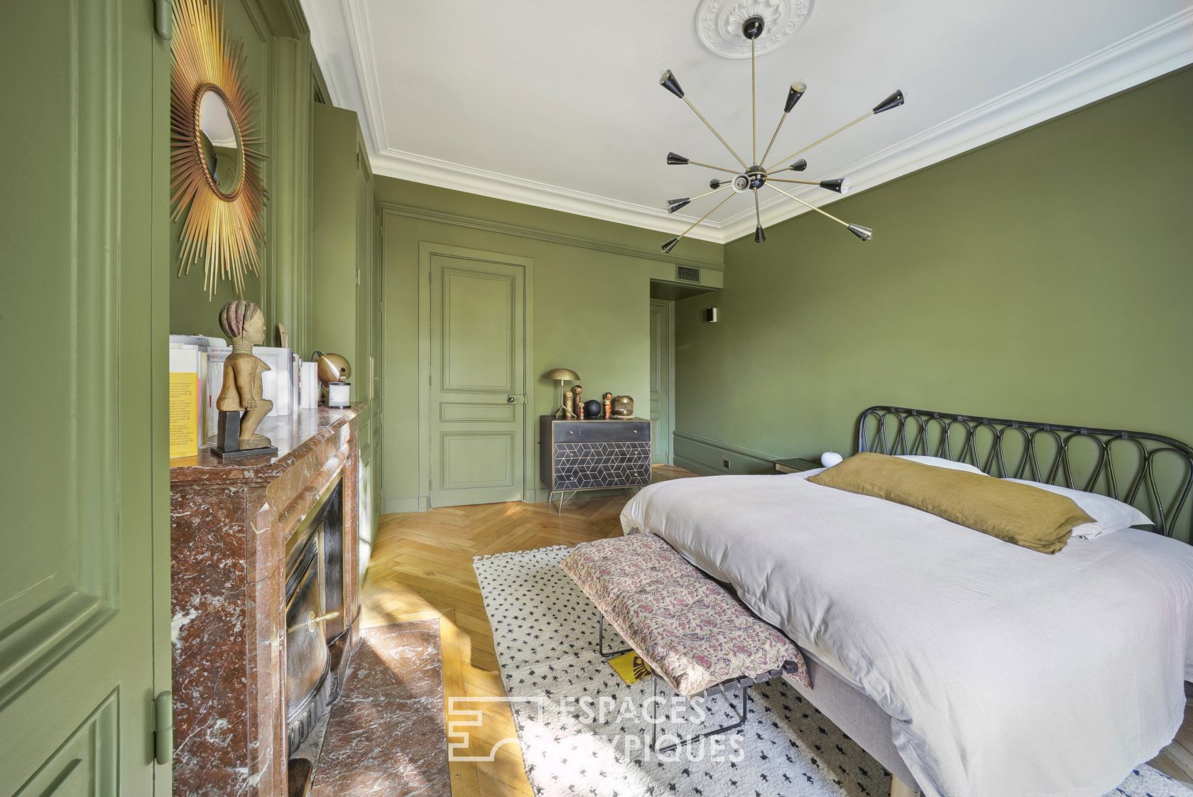 Design and contemporary Haussmann apartment