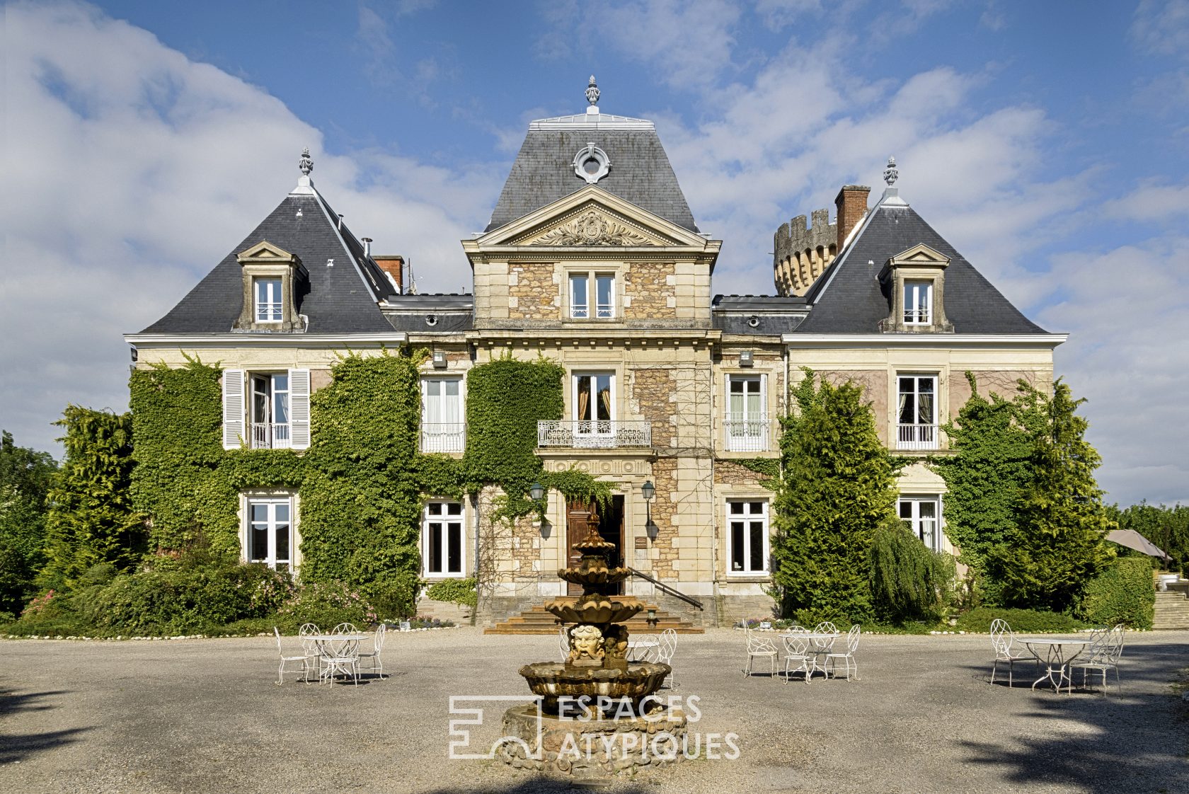 Country castle near Lyon
