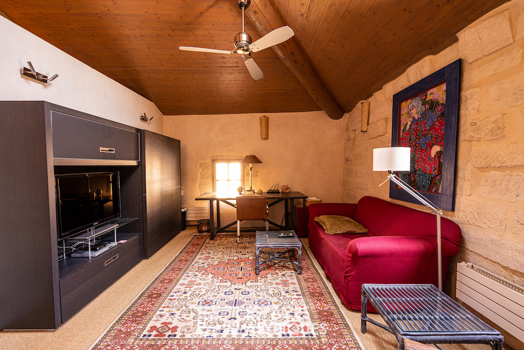 Charming house with stone vaults