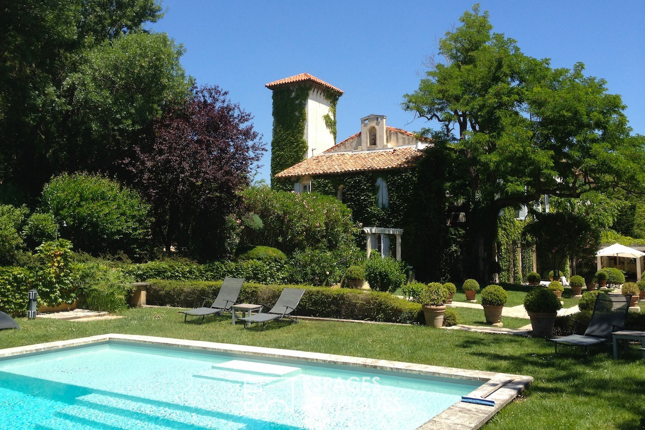 Belle propriété d’époque avec parc et piscine