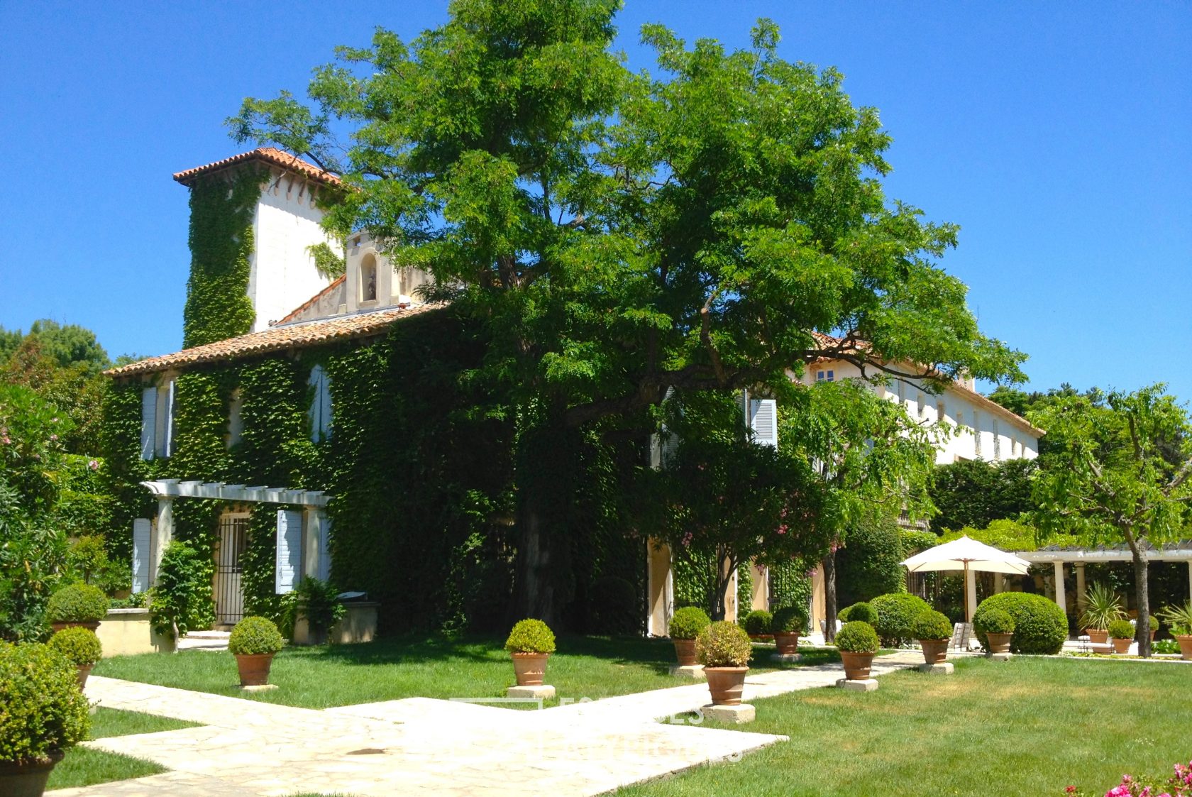 Belle propriété d’époque avec parc et piscine