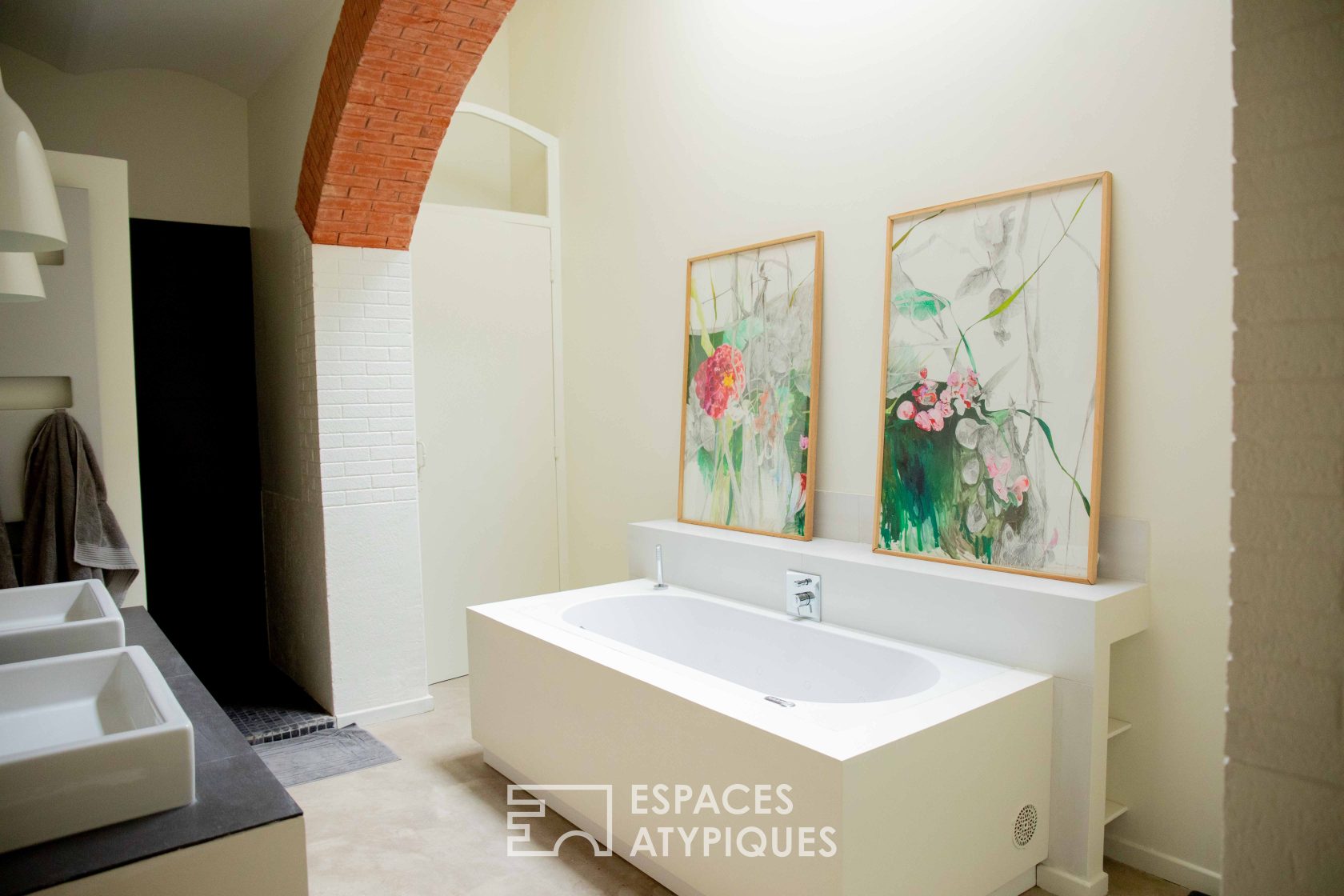 Grande maison contemporaine avec ancienne orangerie rénovée