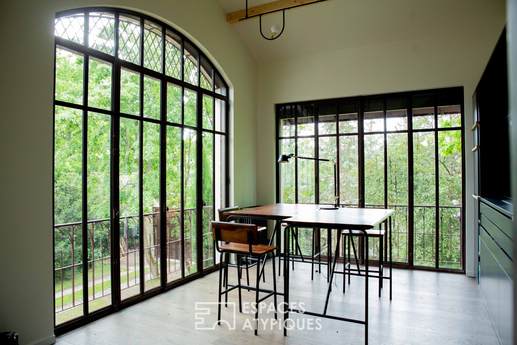 Grande maison contemporaine avec ancienne orangerie rénovée