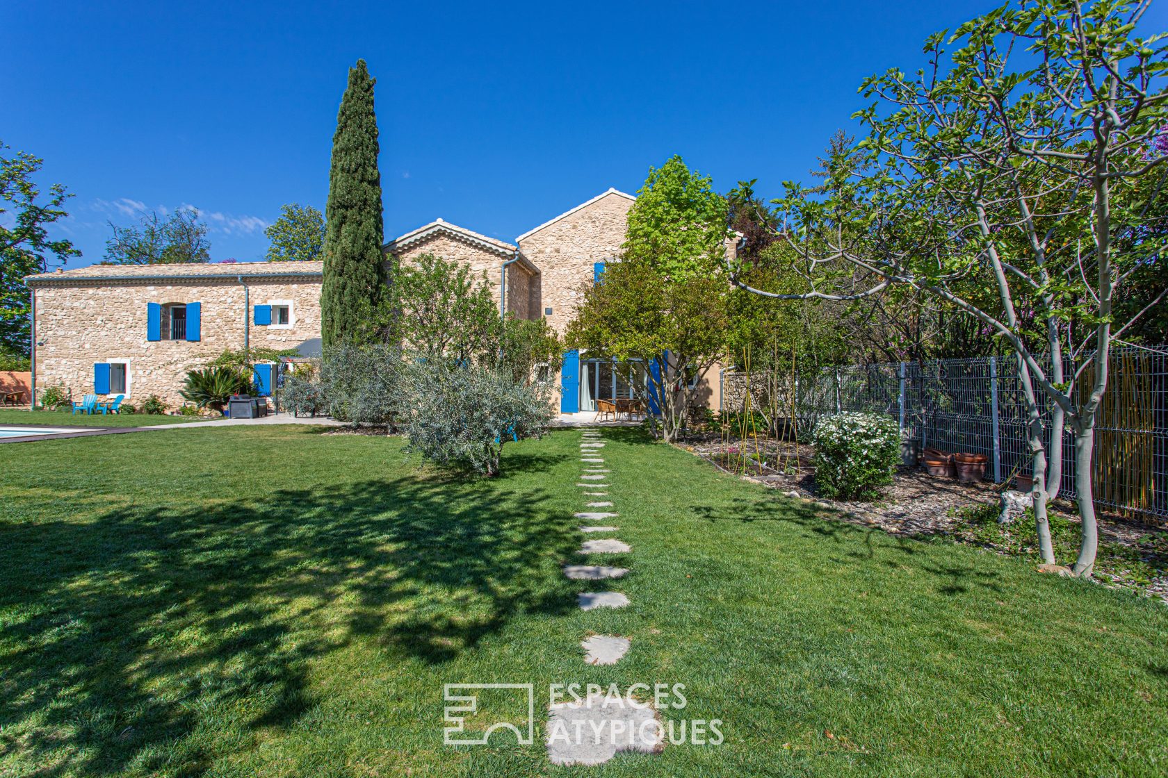 Renovated contemporary farmhouse with swimming pool