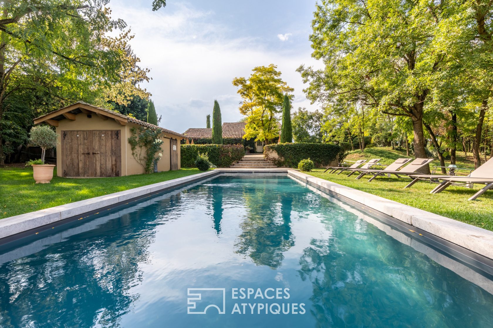 Bucolic estate in the countryside
