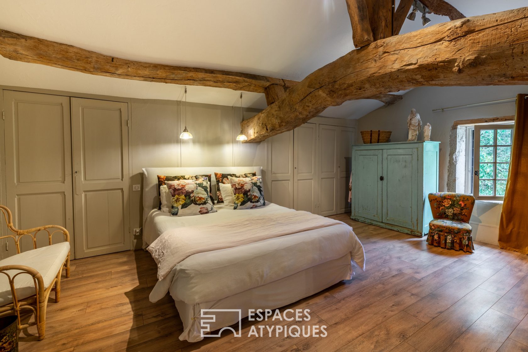 Bucolic estate in the countryside