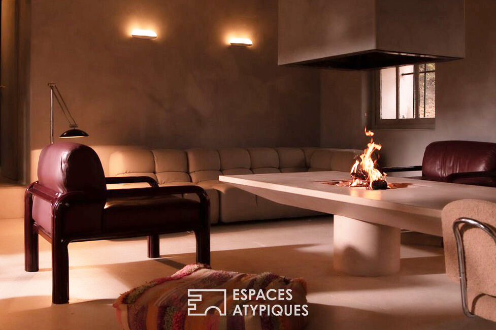 Maison de campagne avec une décoration contemporaine