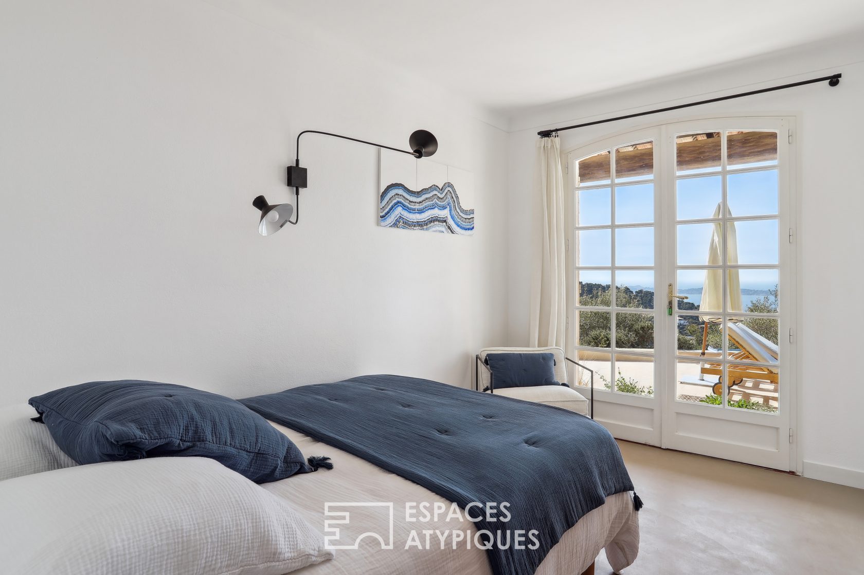 Sea view villa with Mediterranean garden