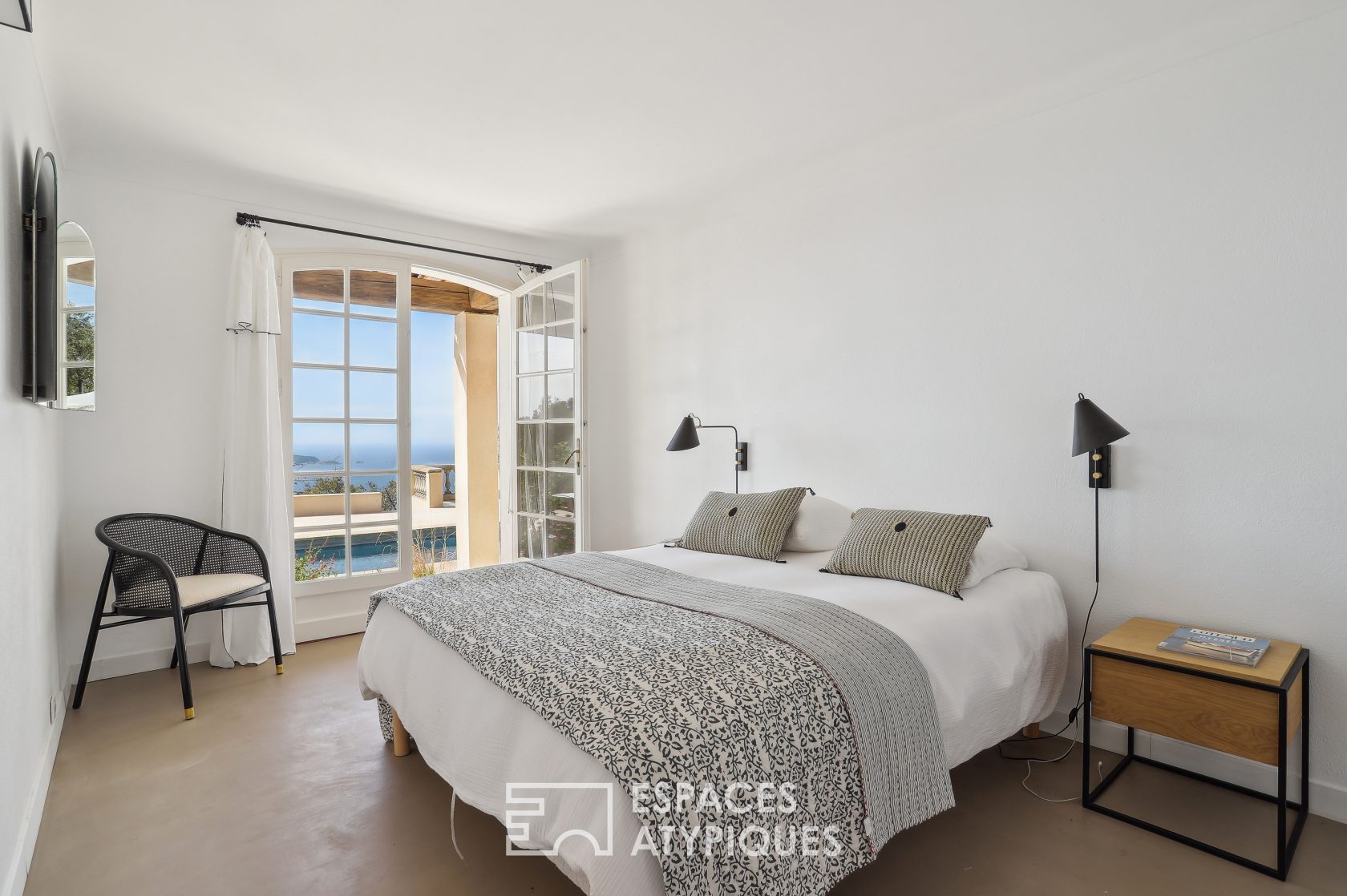 Sea view villa with Mediterranean garden