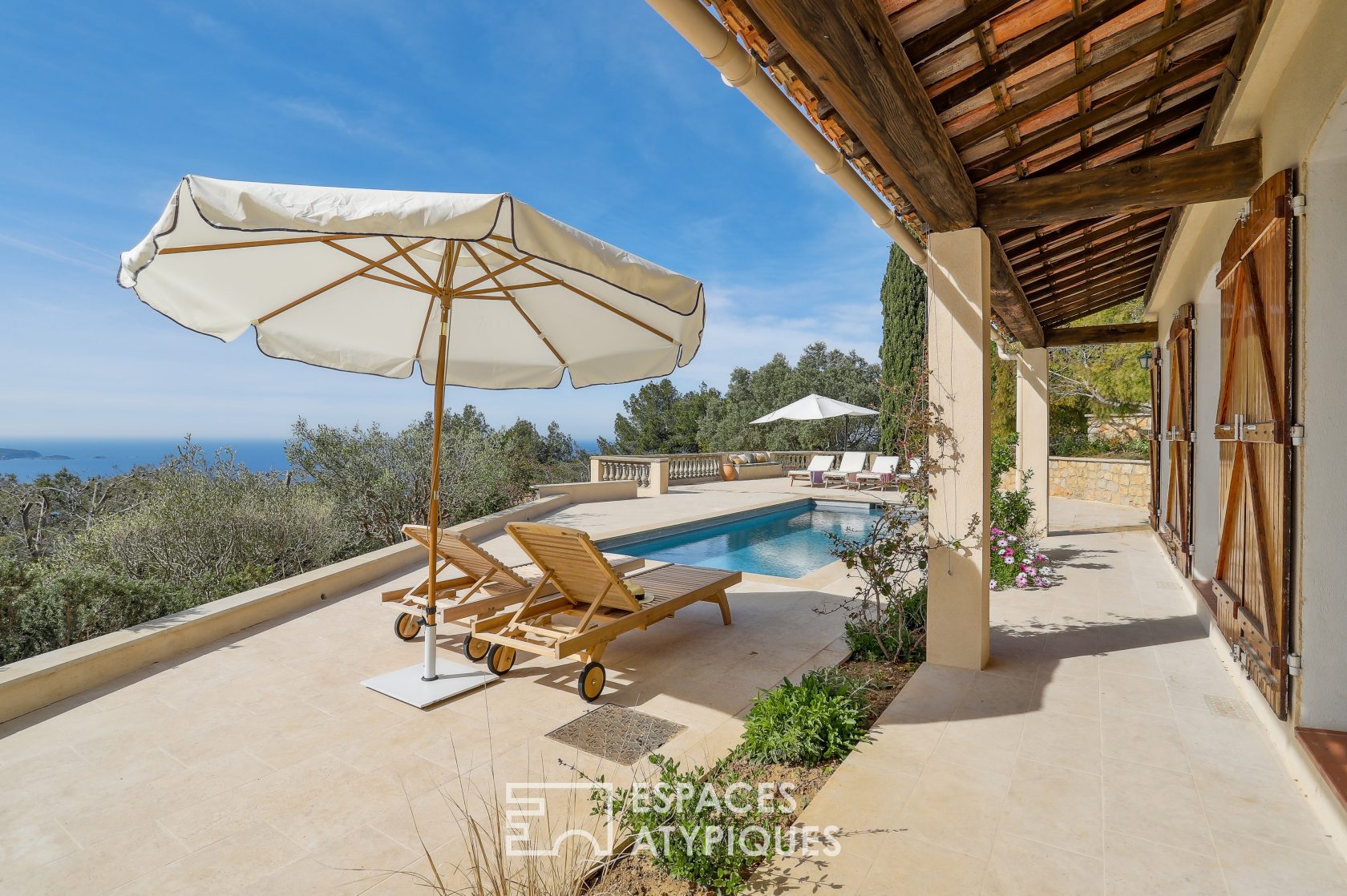 Villa vue mer avec jardin méditerranéen