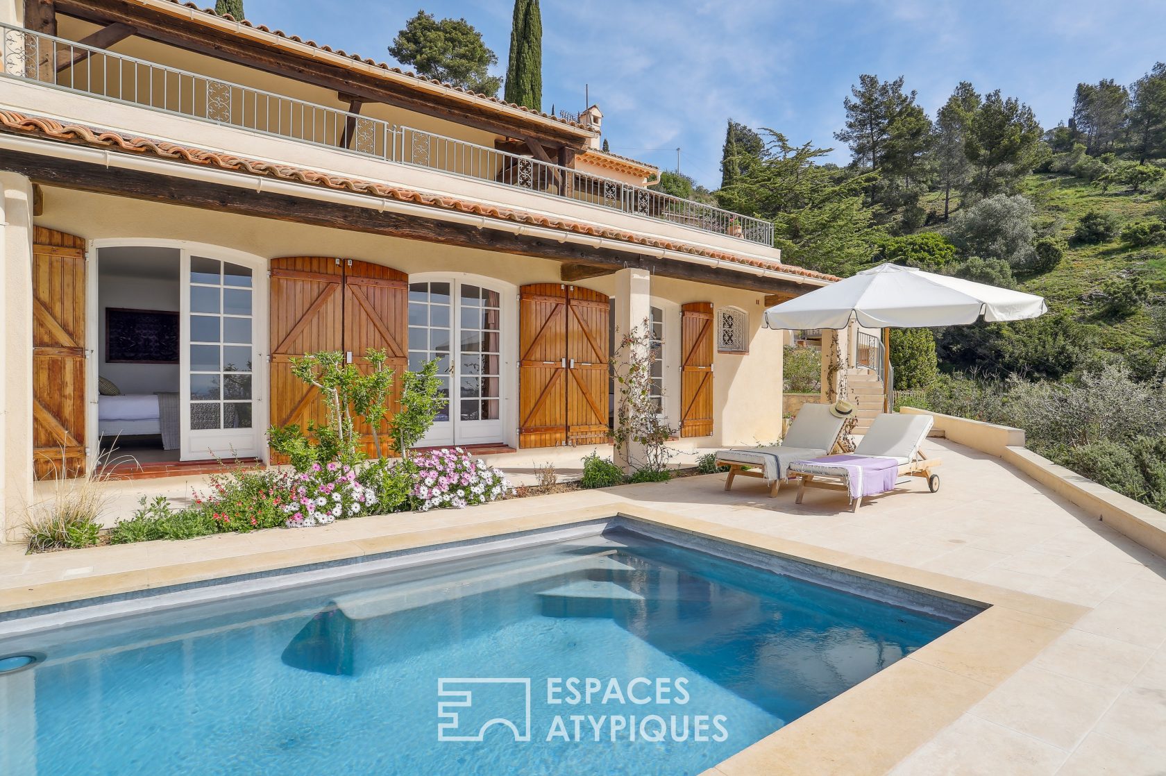 Villa vue mer avec jardin méditerranéen