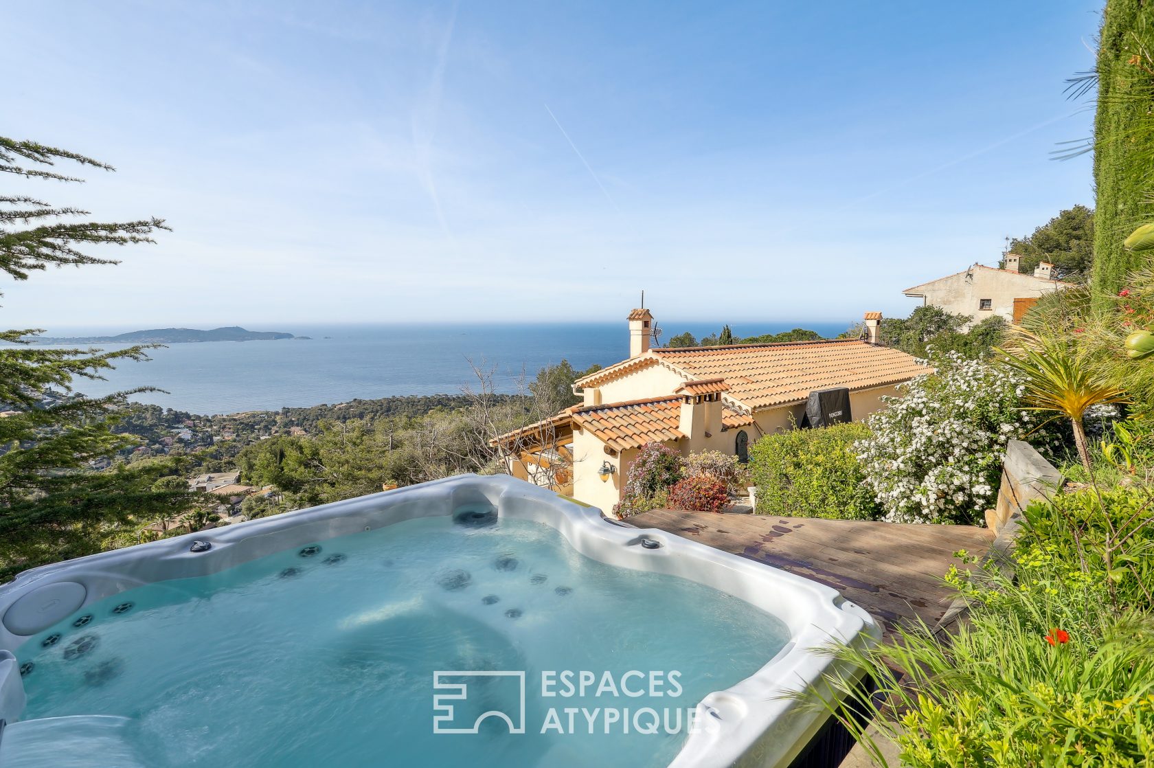 Villa vue mer avec jardin méditerranéen