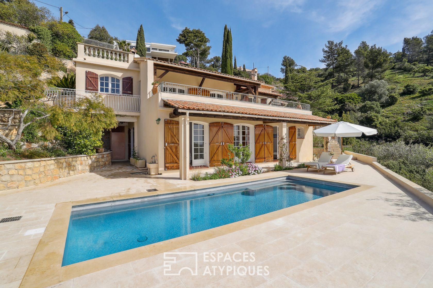 Villa vue mer avec jardin méditerranéen