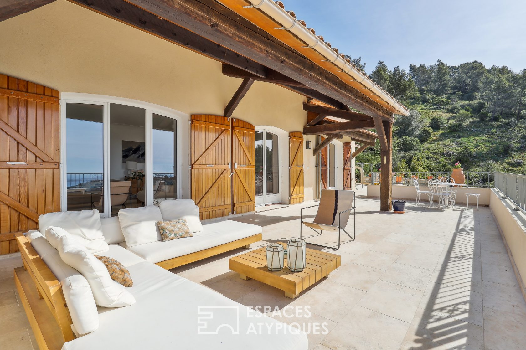 Villa vue mer avec jardin méditerranéen