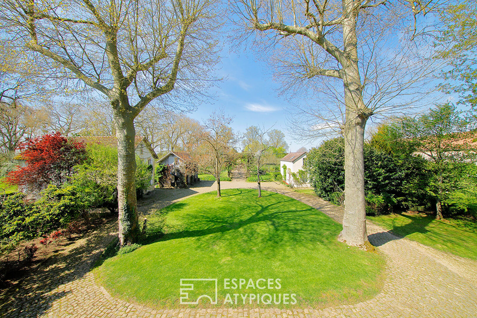 Bourgeois house surrounded by a garden