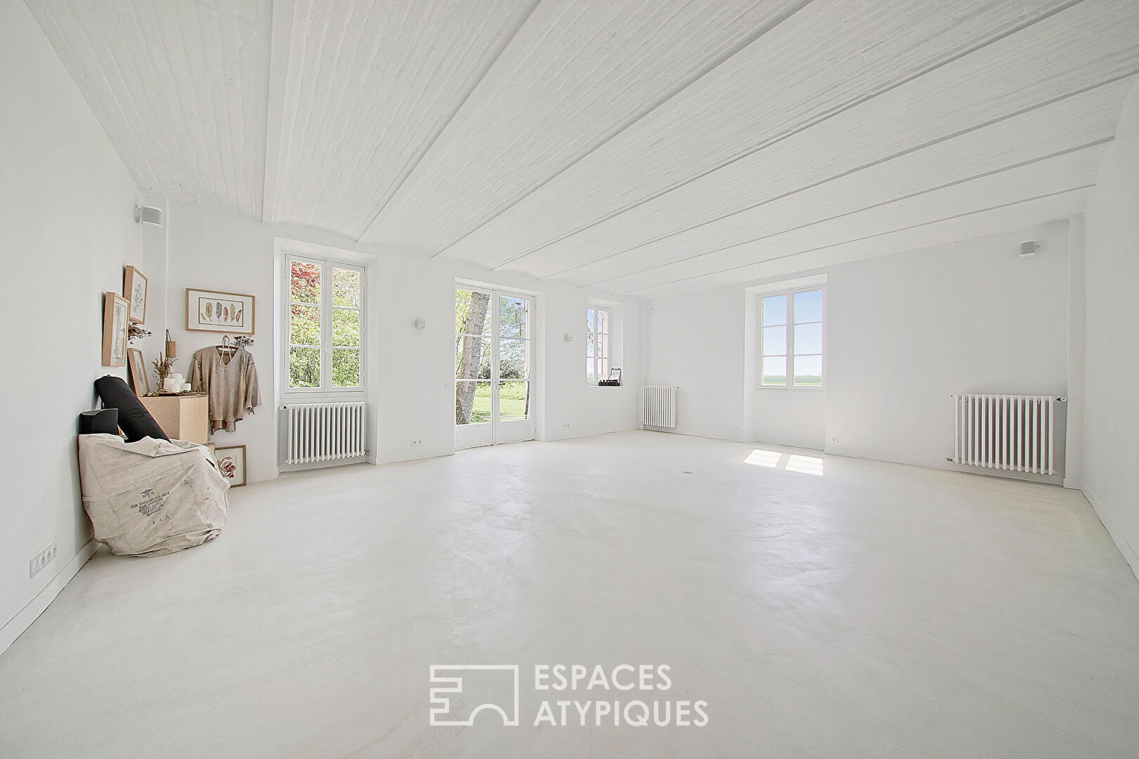 Bourgeois house surrounded by a garden