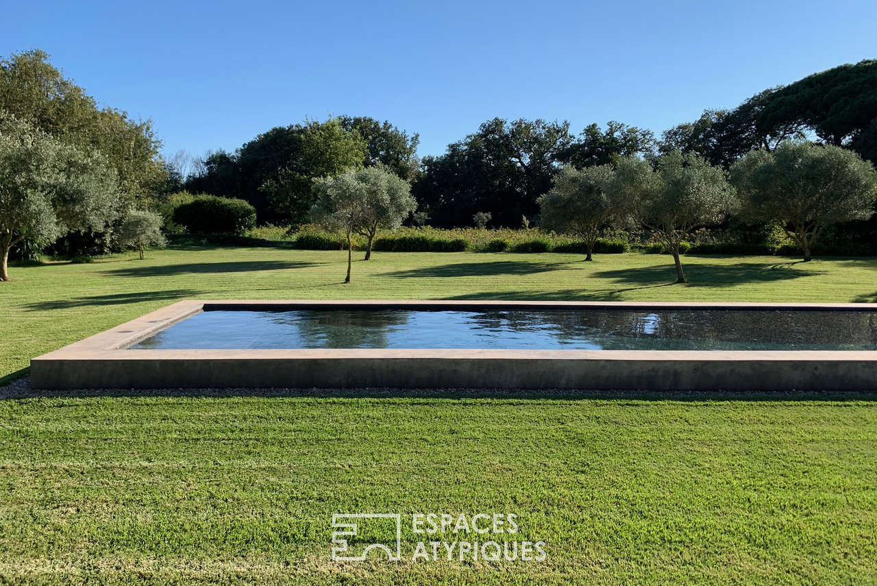 Jardin avec pool house