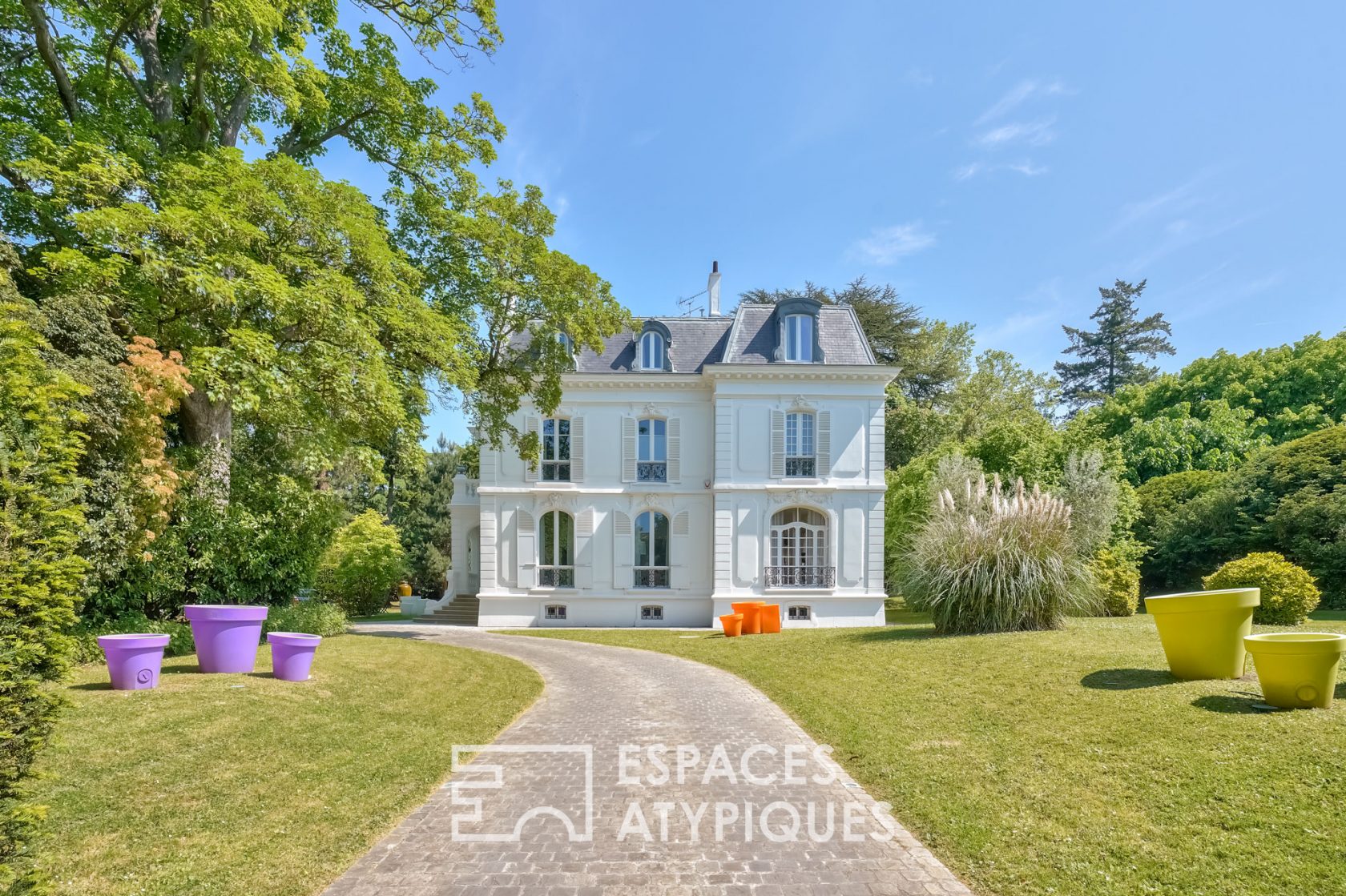 Maison de Maitre dans un cadre verdoyant