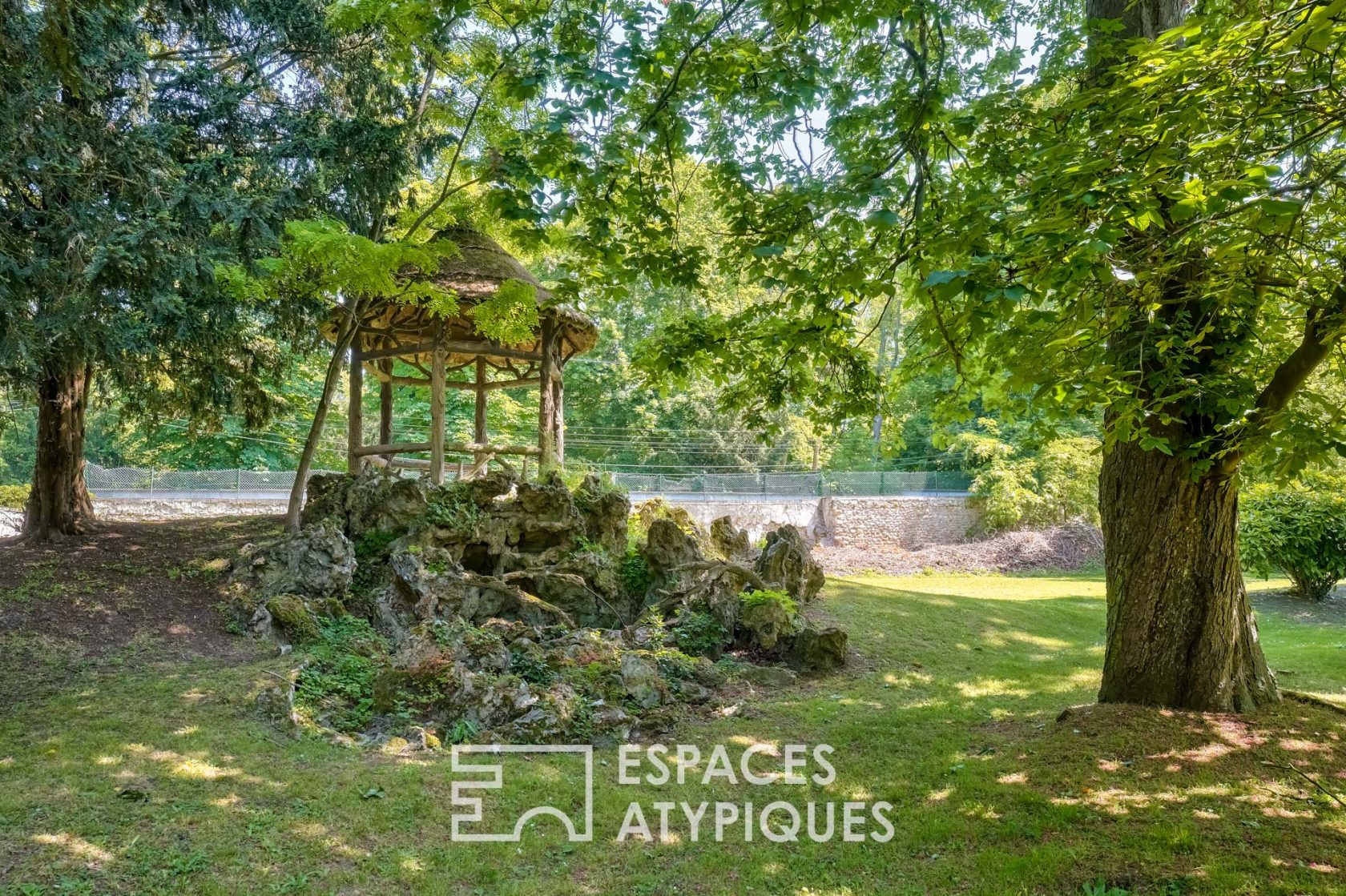 Maison de Maitre dans un cadre verdoyant