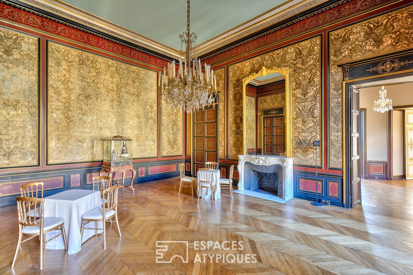 The XVIII lounges