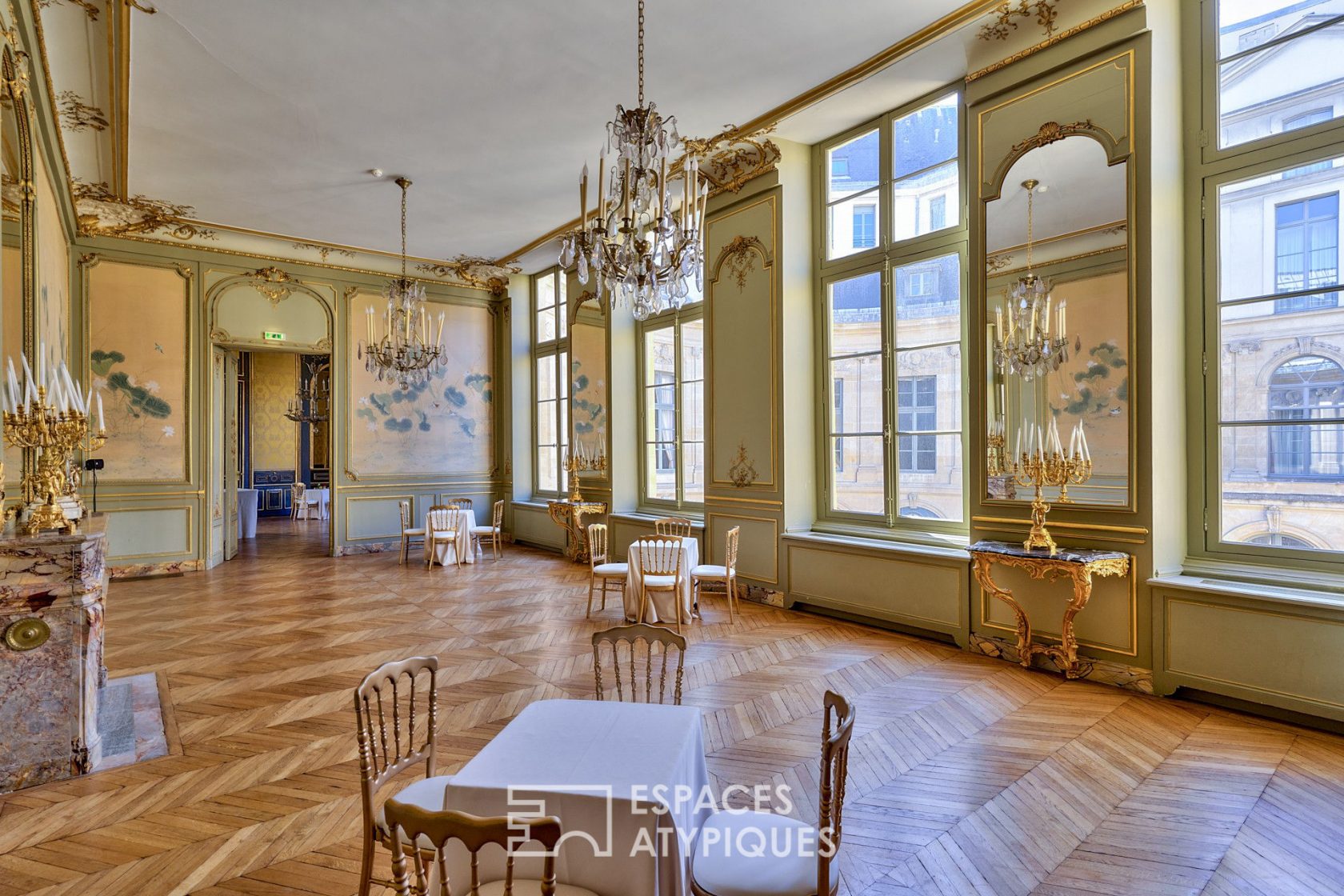 The XVIII lounges