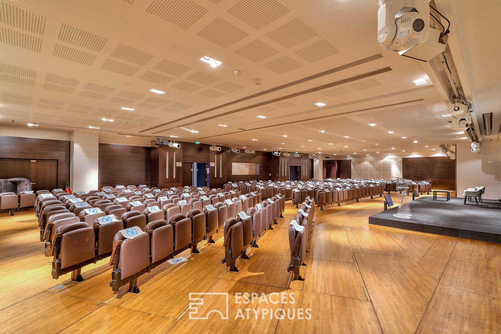 The credit room