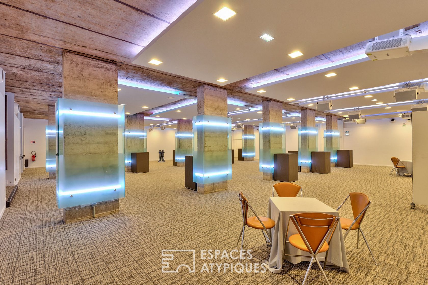 Bank lounges